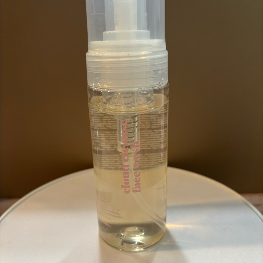 Cloud Cleanse Foaming Face Wash